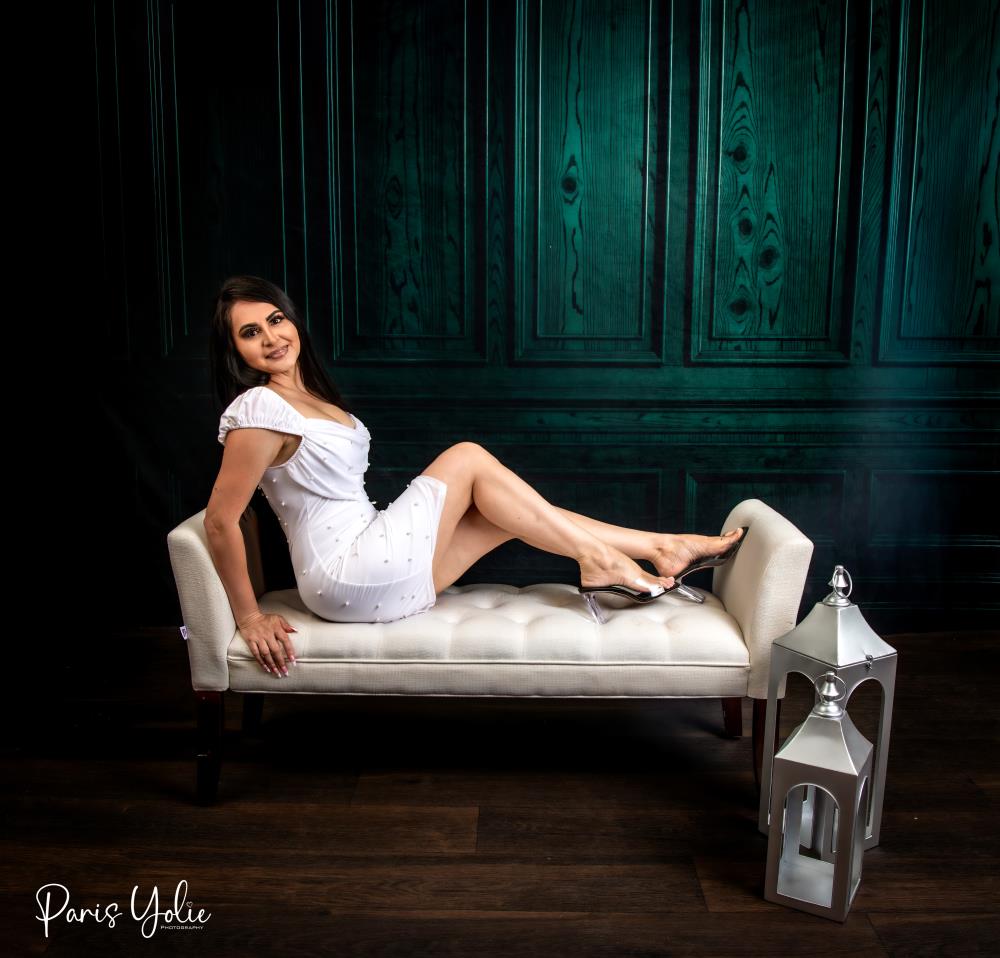 Kate Dark Green Retro Wall Backdrop Designed by Emetselch